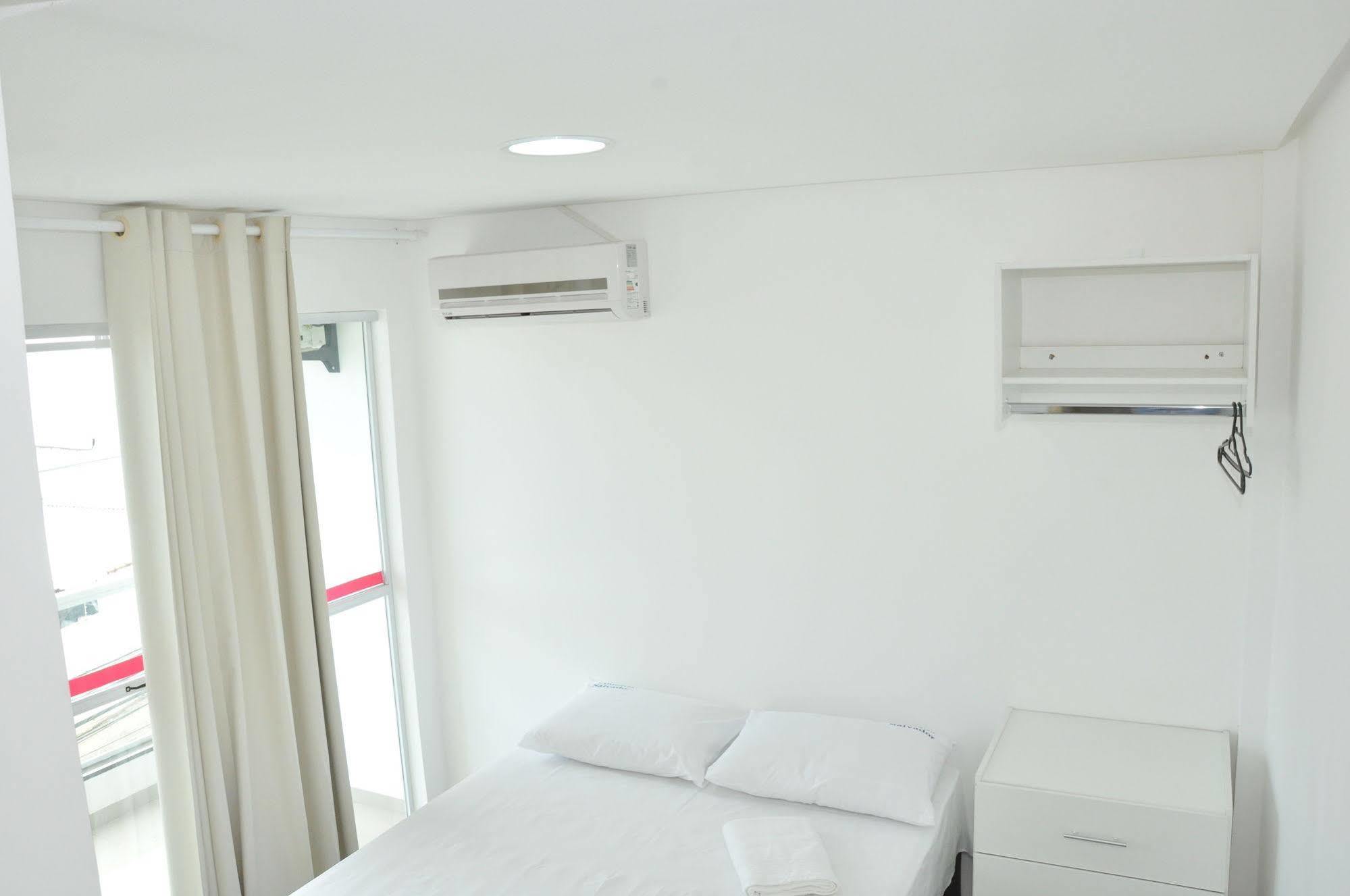 Quarto com 2 Camas de Solteiro